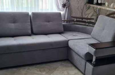 Угловой диван «Борнео» с удобными широкими подлокотниками.