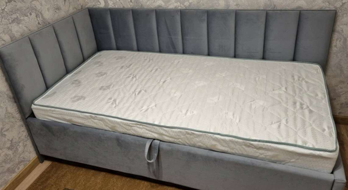 Мягкая кровать 