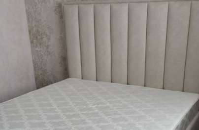 Кровать с мягким изголовьем «Герда» — настоящее открытие для ценителей комфорта и практичности. 