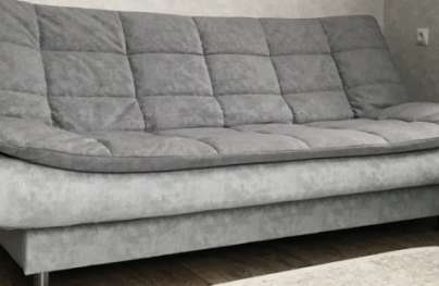 «Лукас» — это компактный и надежный диван без подлокотников со съёмным чехлом. 