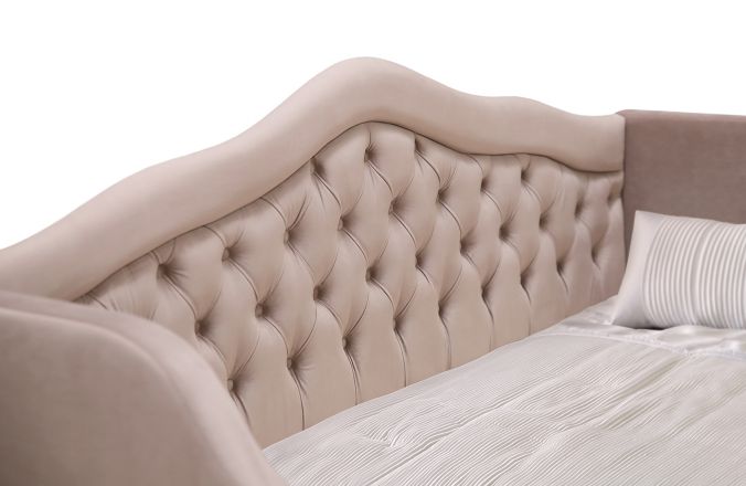 Мягкая кровать 
